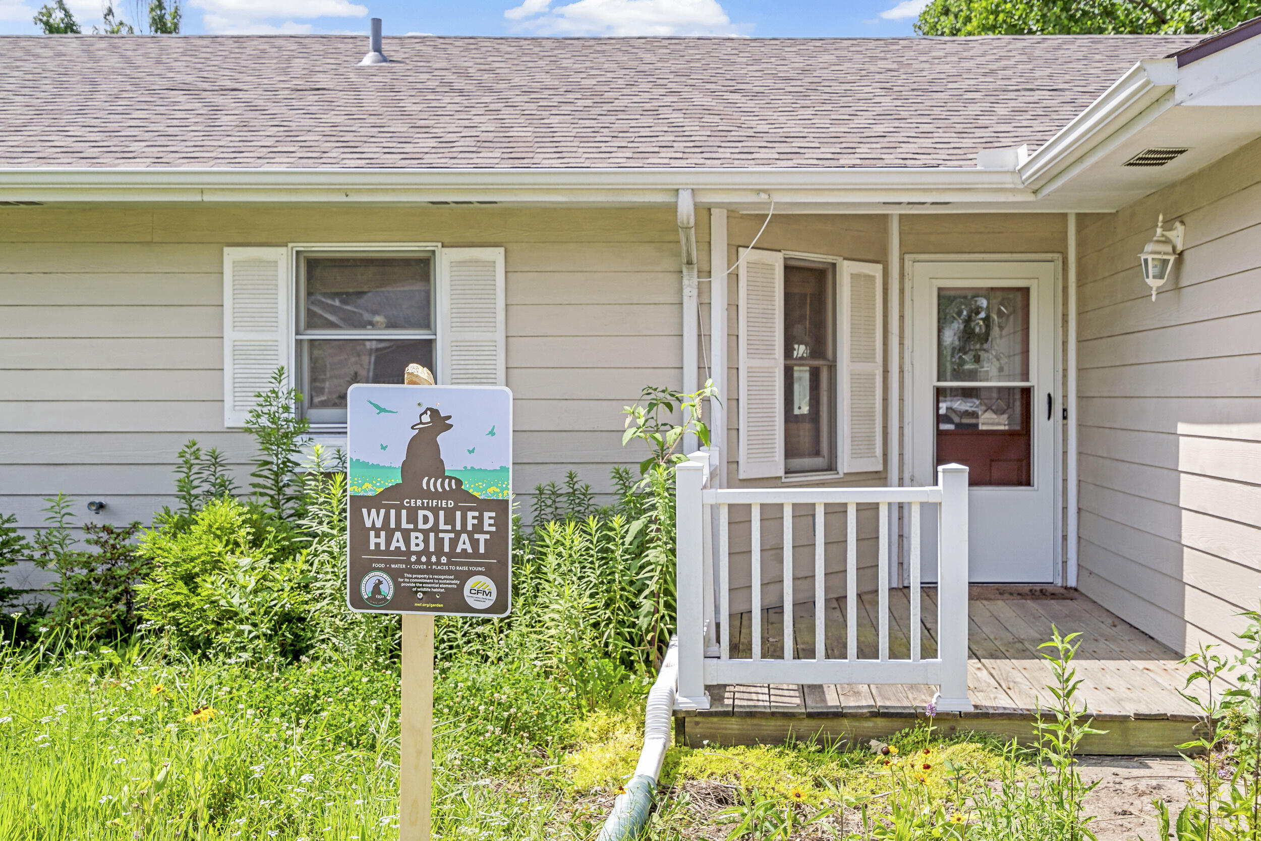Property Photo: 1418 N Azalea St MO 65201