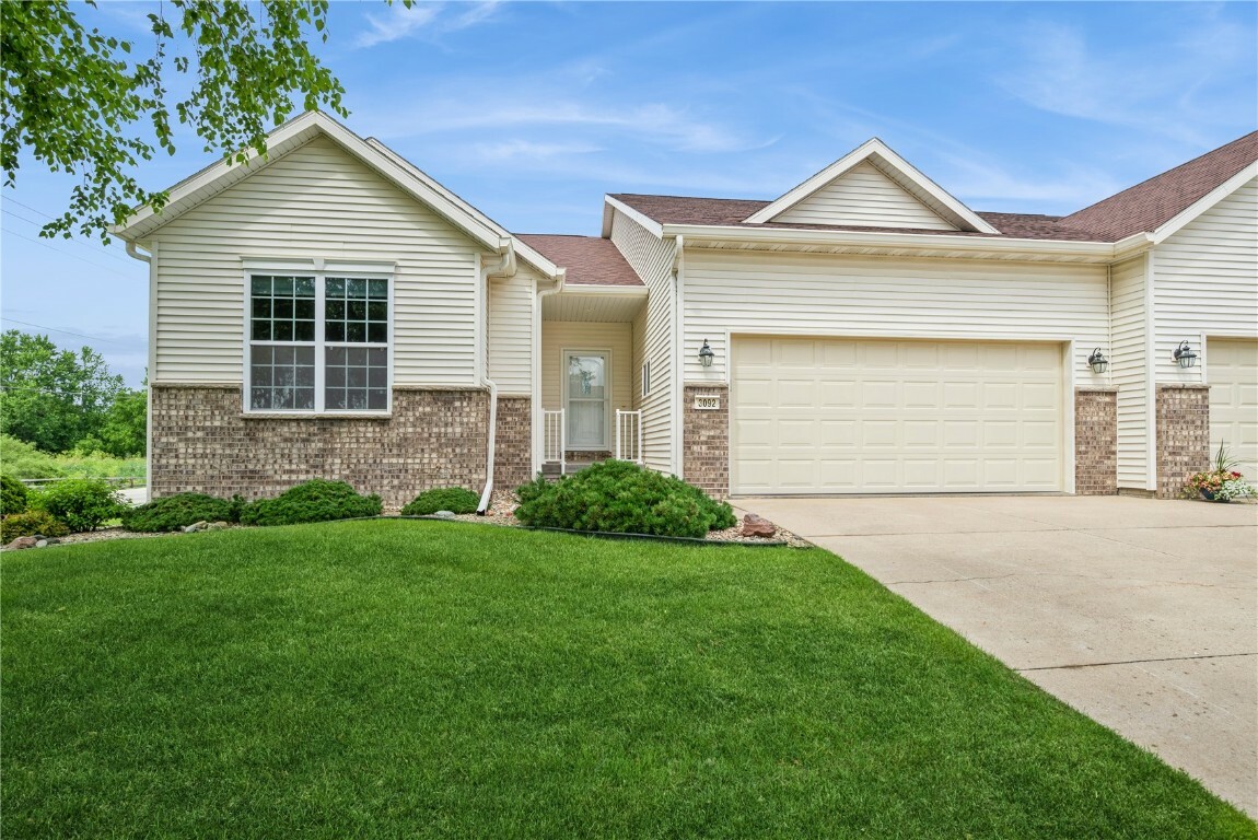 3092 Stone Creek Ct.  Marion IA 52302 photo