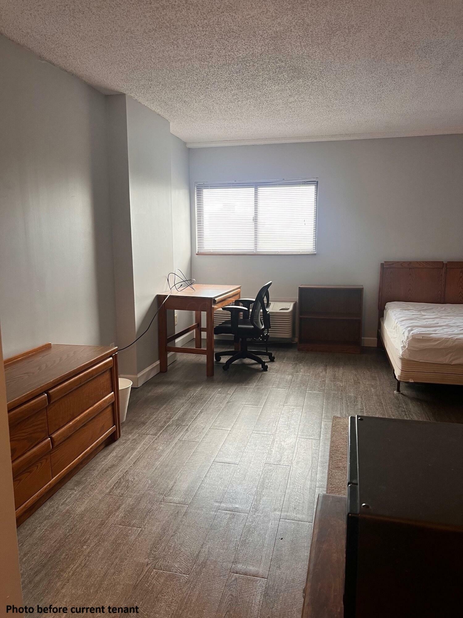 Property Photo: 364 W Lane Avenue OH 43201