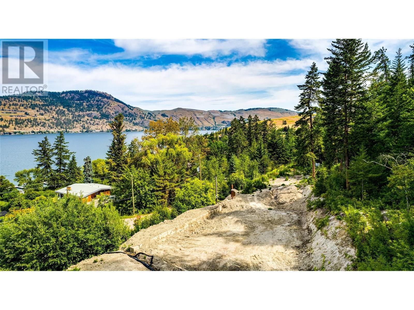 Photo de la propriété:  8840 Eastside Road  BC V1H 1J9 
