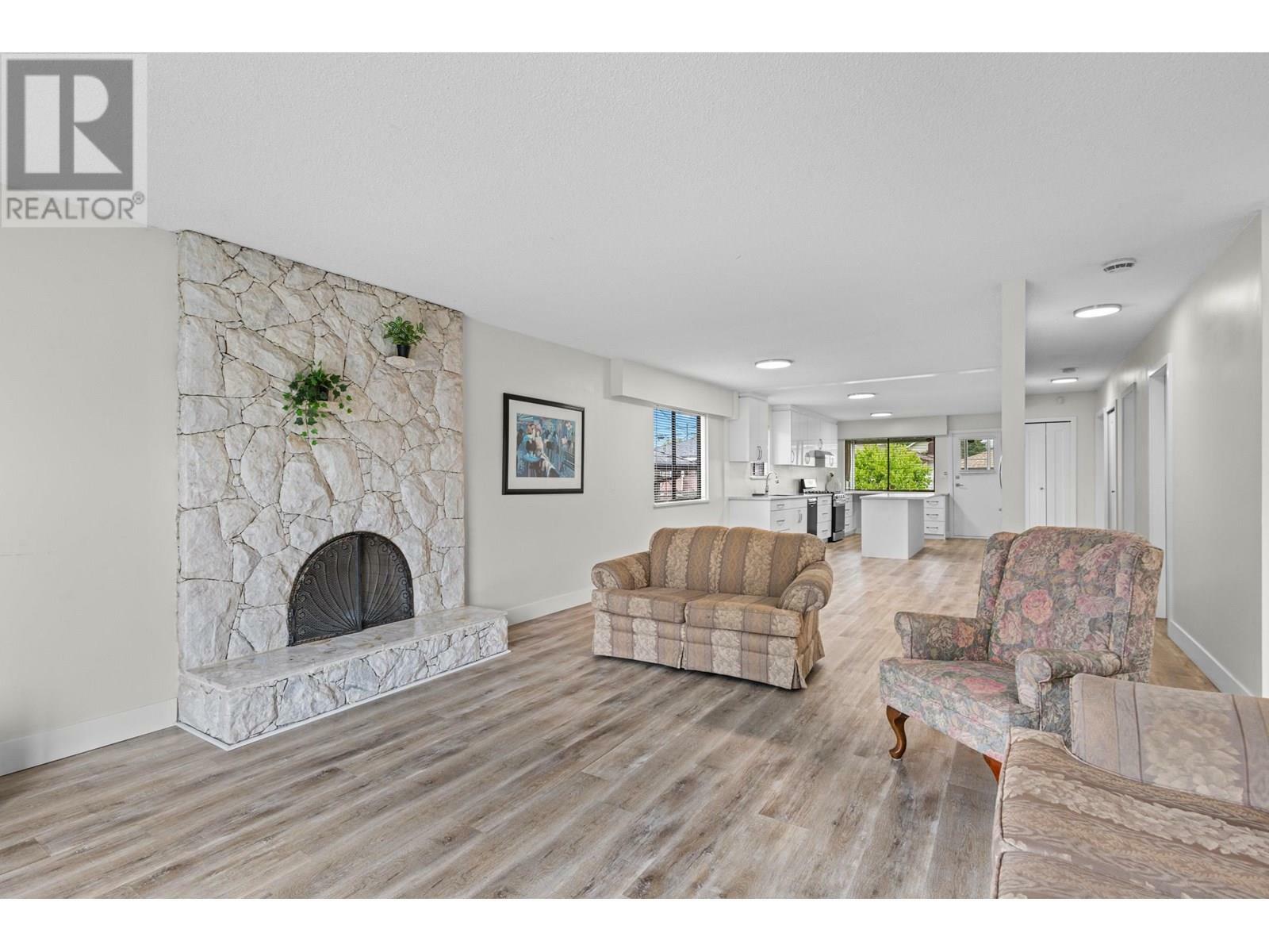 Property Photo: 2417 Adanac Street BC V5K 2M3