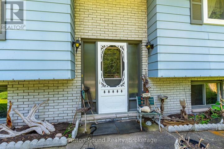Property Photo: 17 Front Street ON N0H 1P0