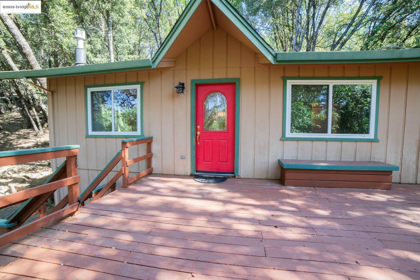 Property Photo: 18070 Pipit Ct CA 95383