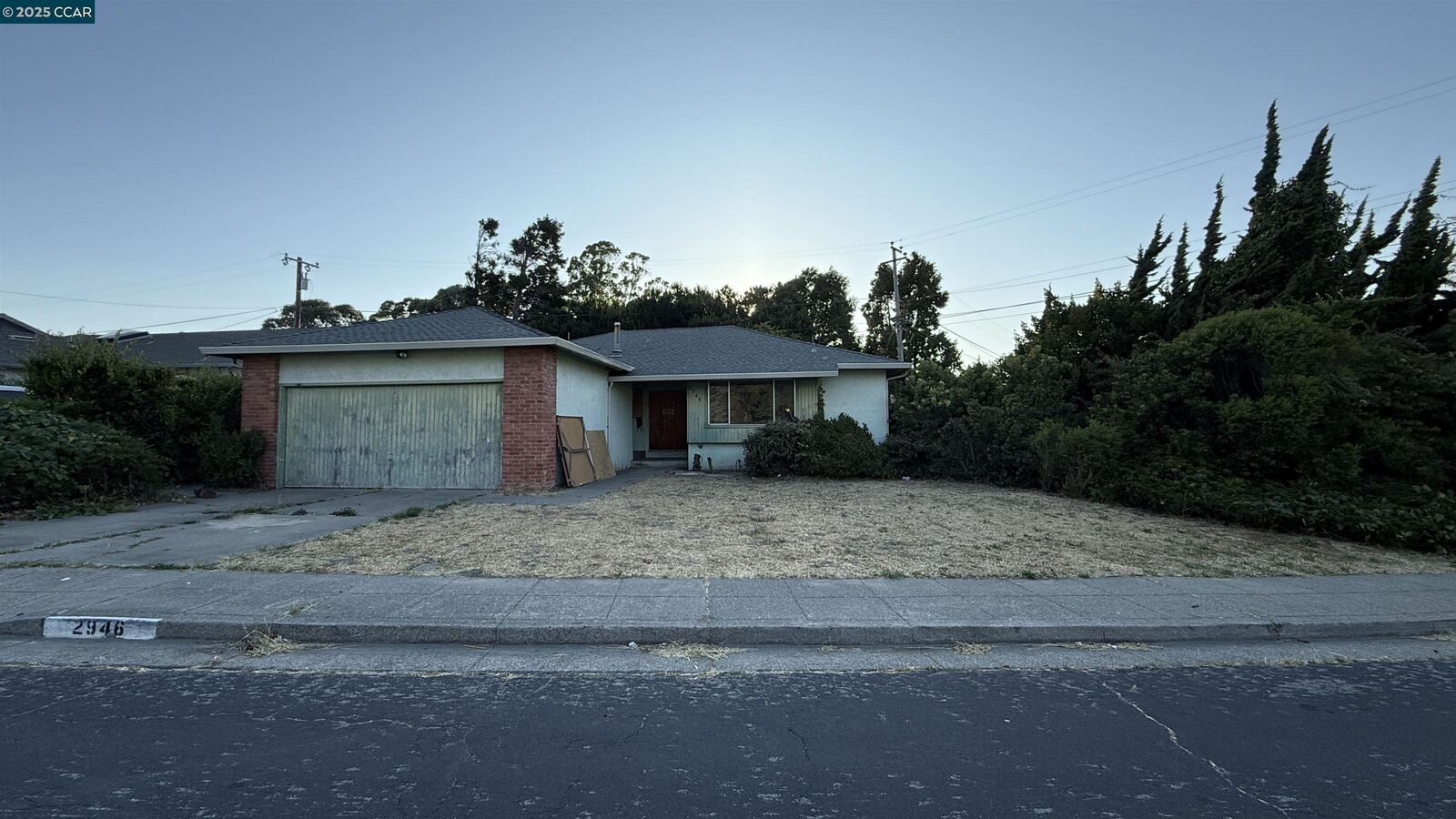 Property Photo: 2946 Oxford Ave CA 94806