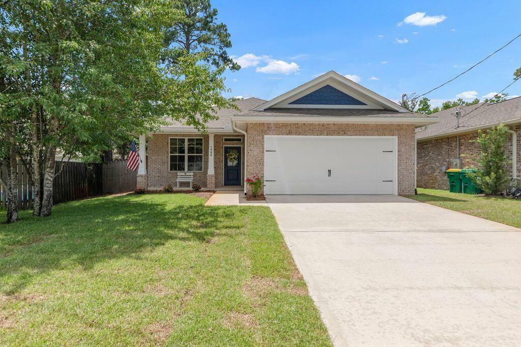 Property Photo: 1900 Quince Avenue FL 32578