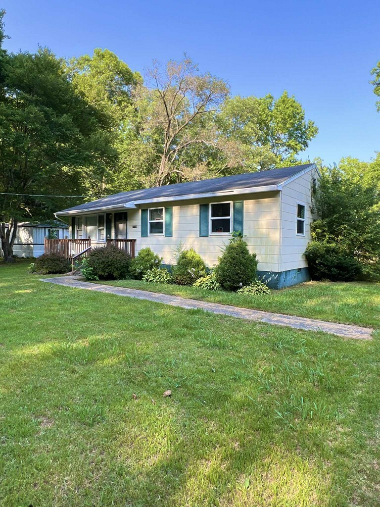 Property Photo: 8489 Neal Parker Rd VA 23442