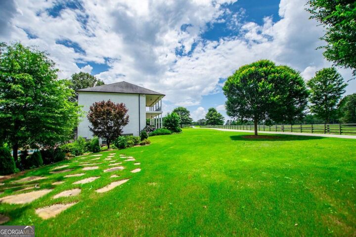 Property Photo: 1074 Glenloch Road GA 30170