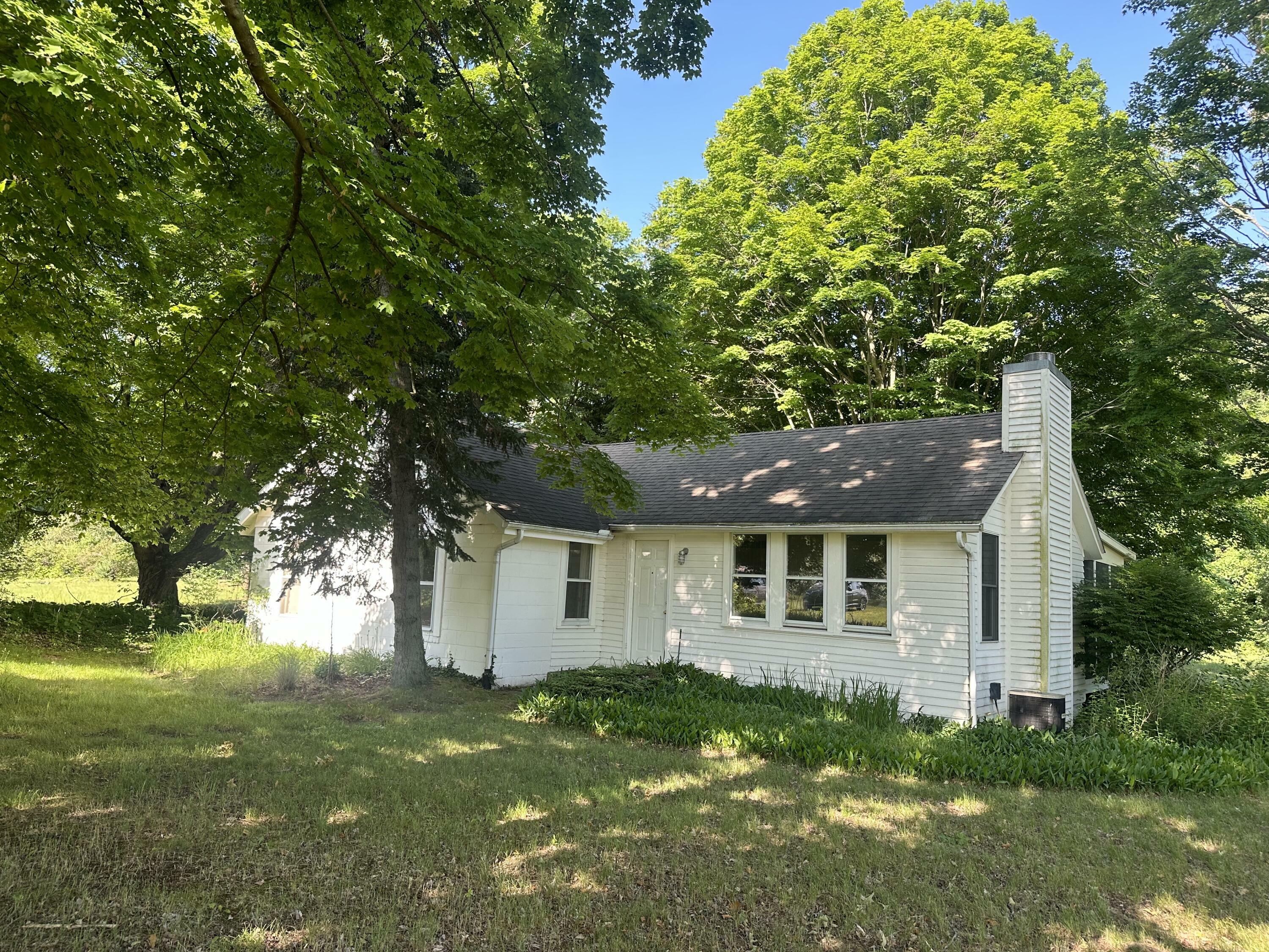 Property Photo: 10406 N 300 IN 46350