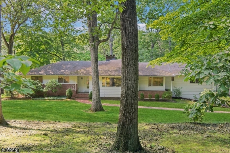 Property Photo: 72 Brook Dr NJ 07069