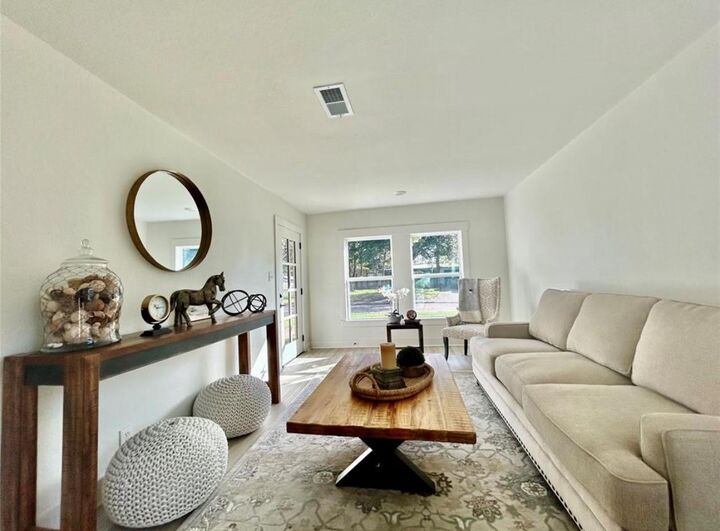 Property Photo: 319 Wisteria Street TX 77566