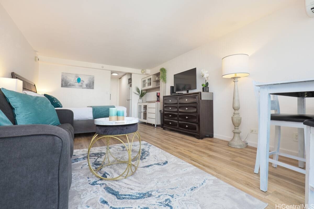 Property Photo: 445 Seaside Avenue 3316 HI 96815