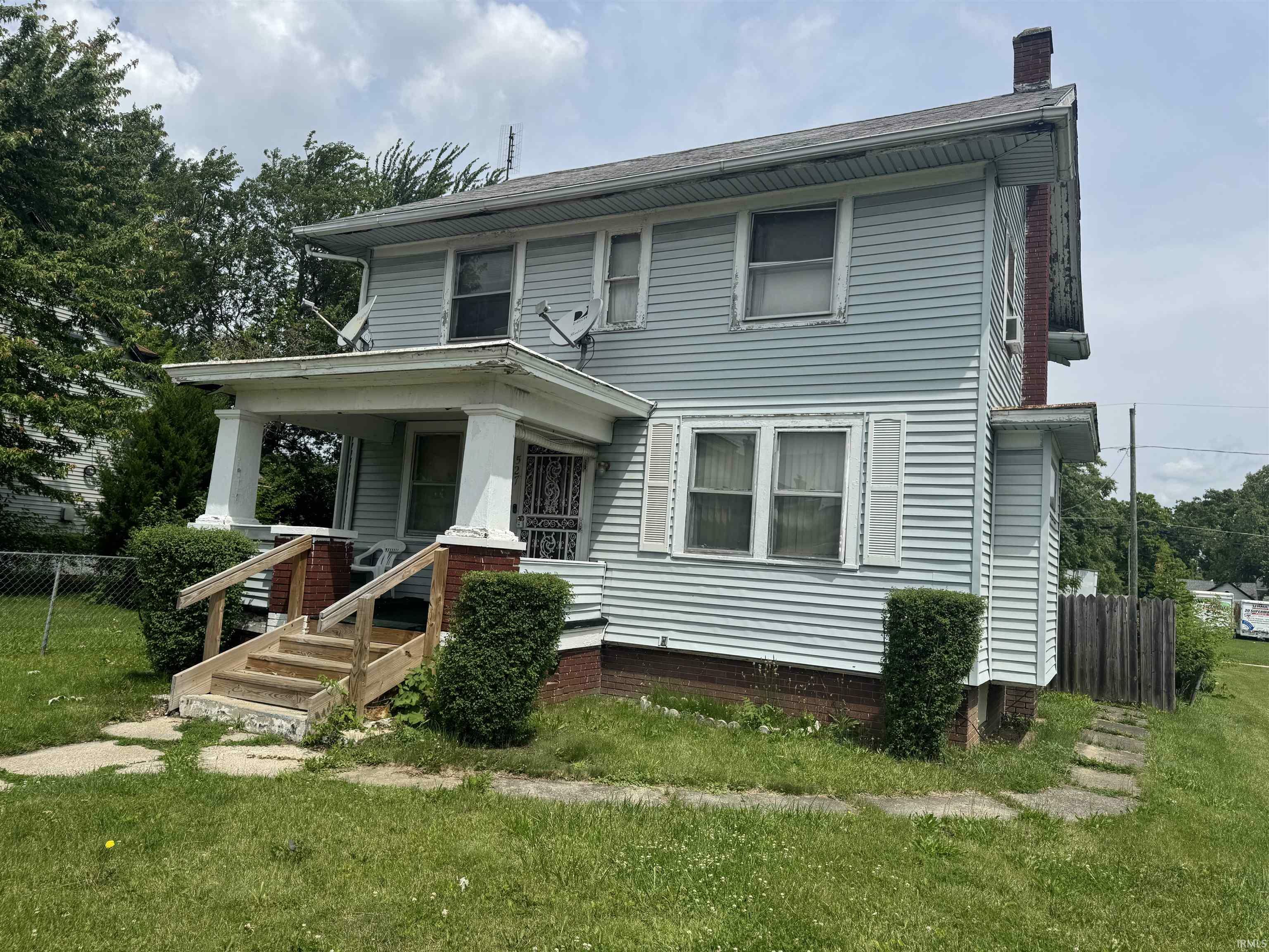 Property Photo: 527 E Leith Street IN 46806