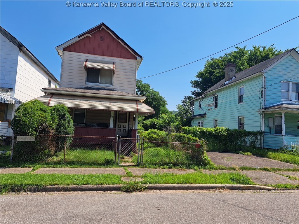 Property Photo: 1424 3rd Avenue WV 25387