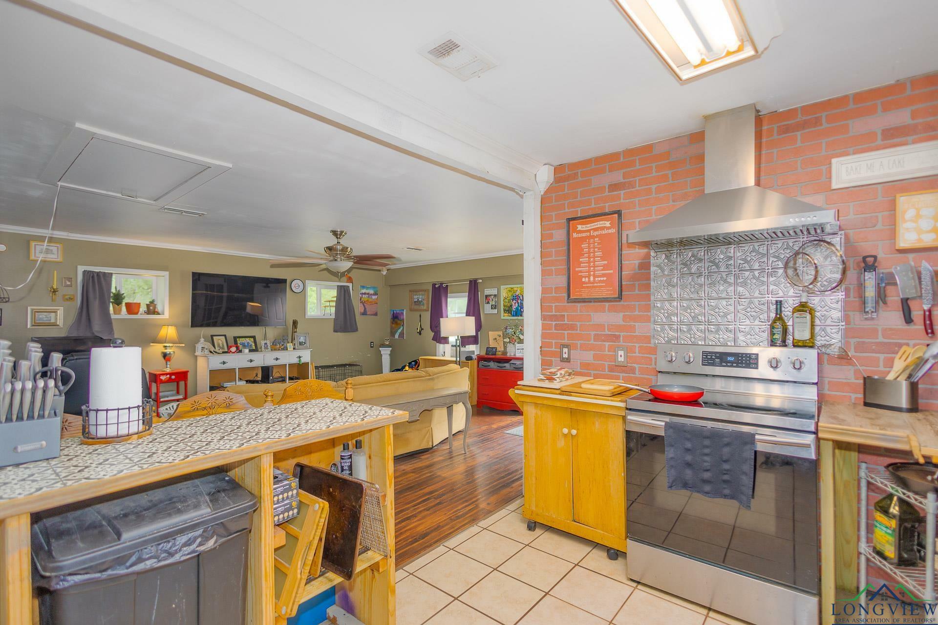 Property Photo:  604 Kay Ct.  TX 75601 