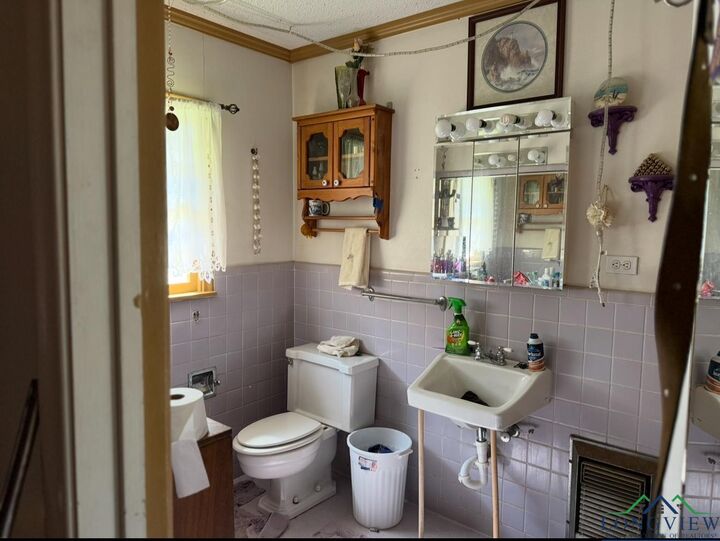 Property Photo: 608 Carlisle Dr TX 75662