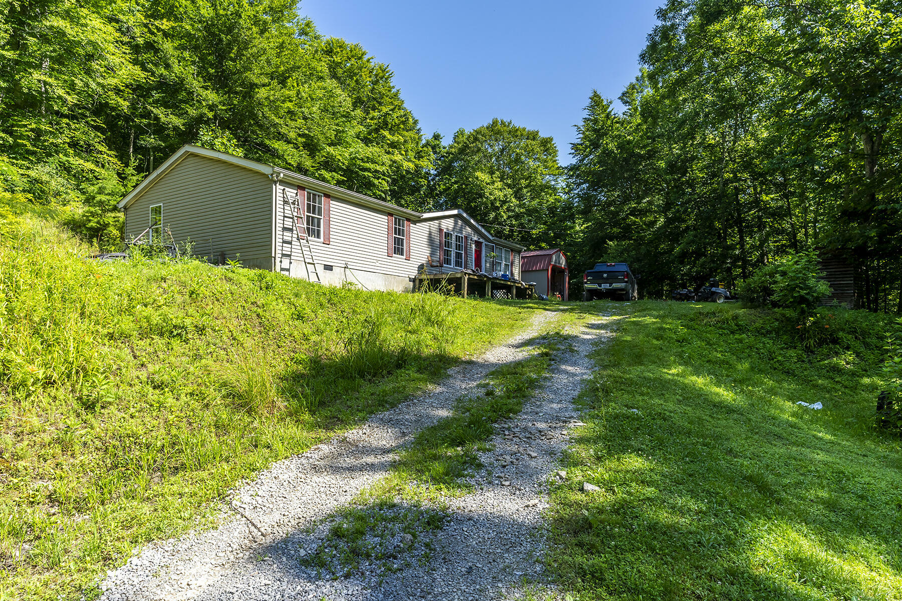 Property Photo: 596 Little Doe Creek Road KY 40336