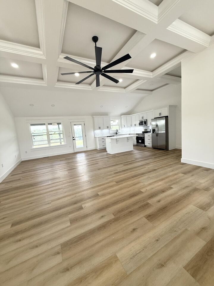 Property Photo:  61 Lone Oak Court  KY 42503 