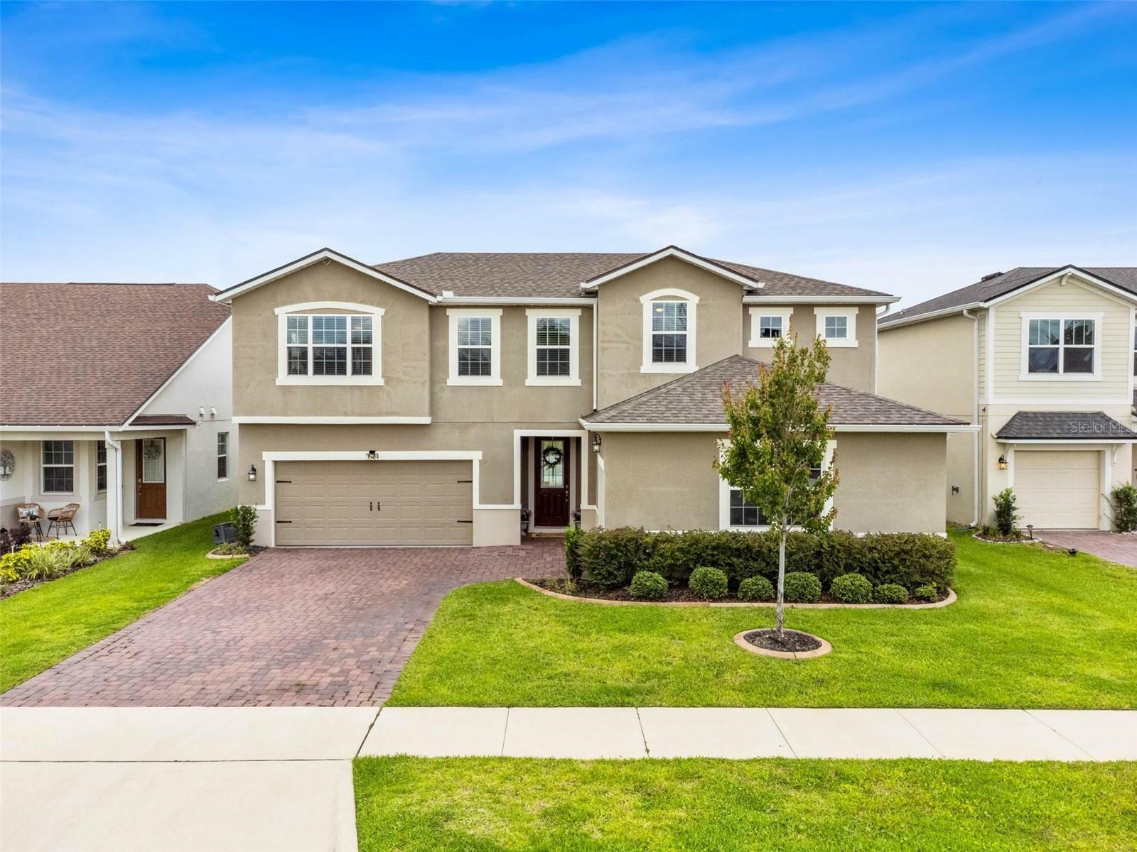 Property Photo: 3304 Canna Lily Place FL 34711