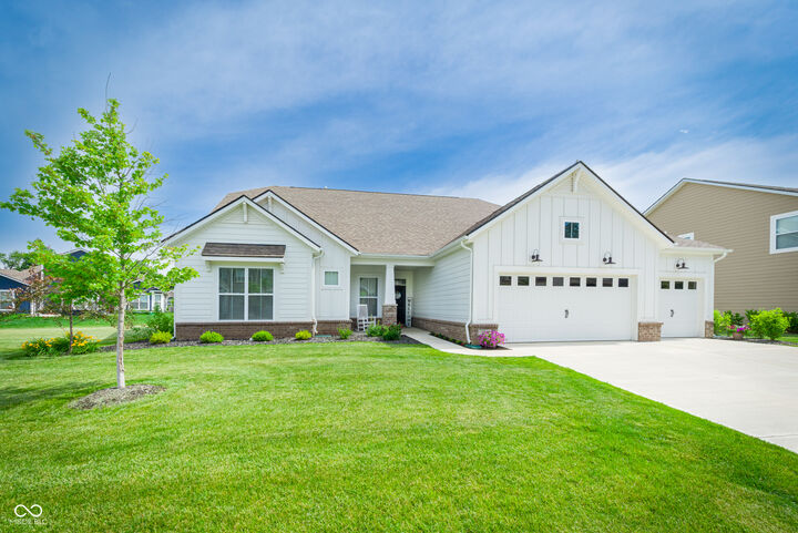 Property Photo: 5294 Lndg Pl Lane IN 46062