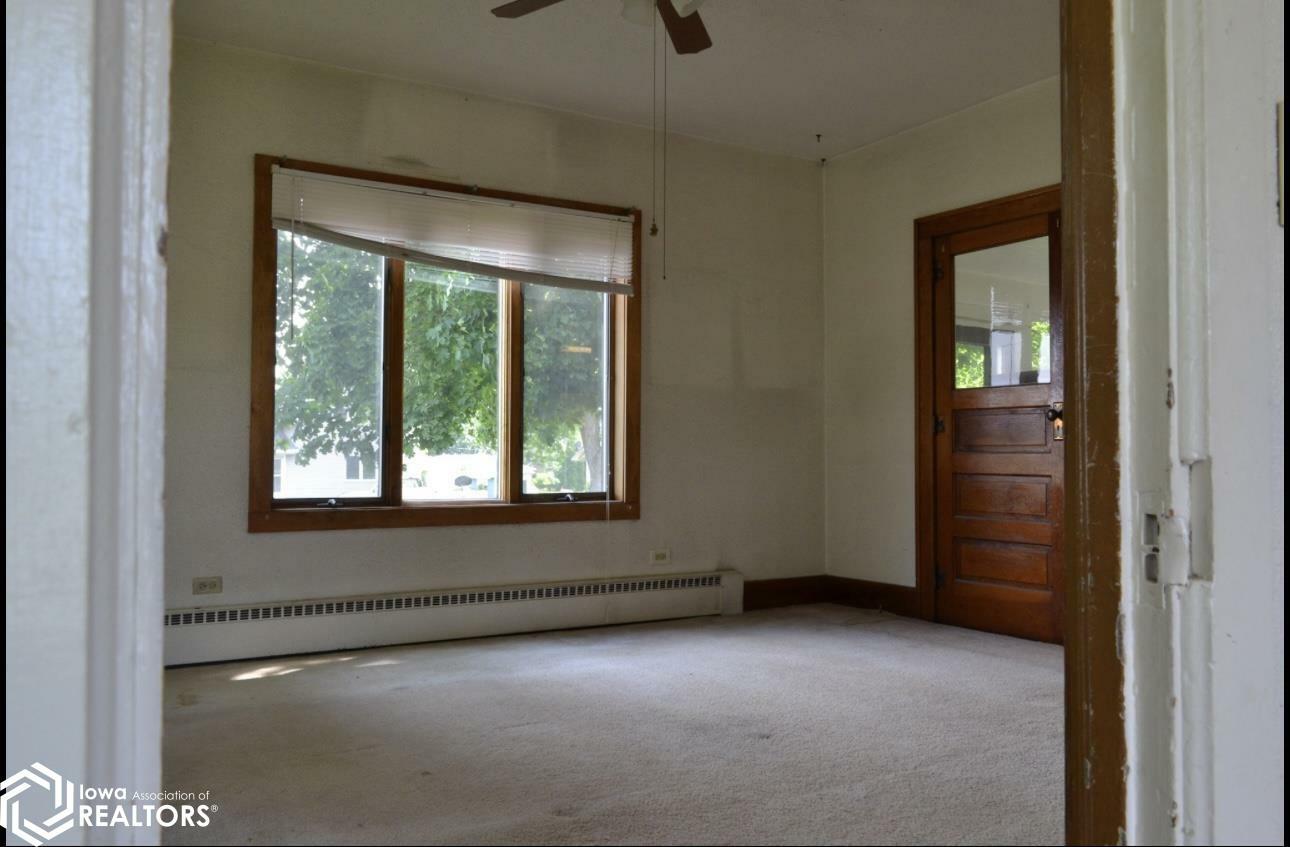 Property Photo: 623 E Chestnut IA 50122