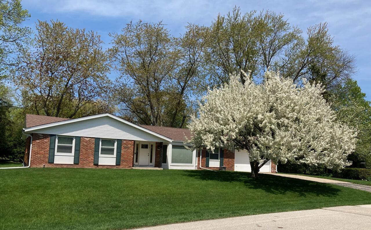 Property Photo: 2510 W Rochelle Ave WI 53209