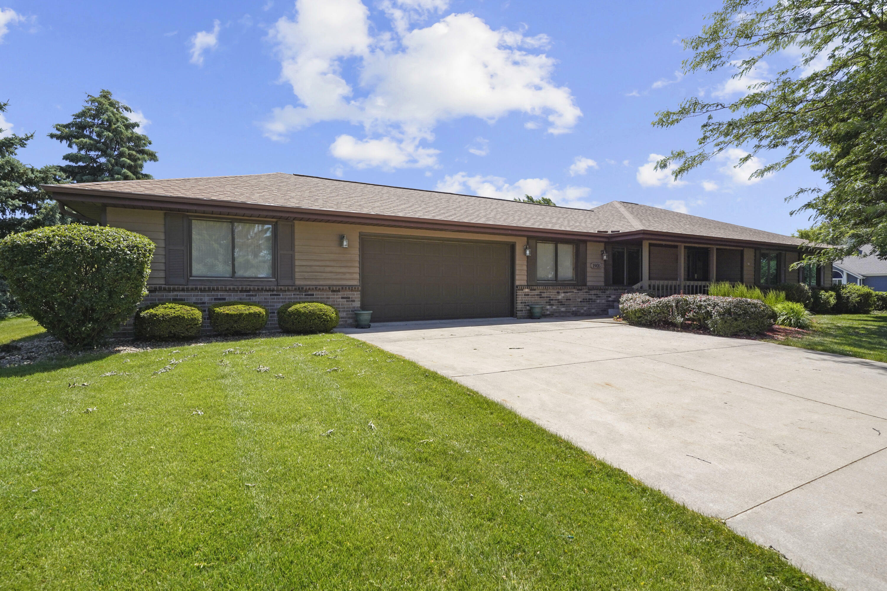 1905 Centennial Ln  Racine WI 53406 photo