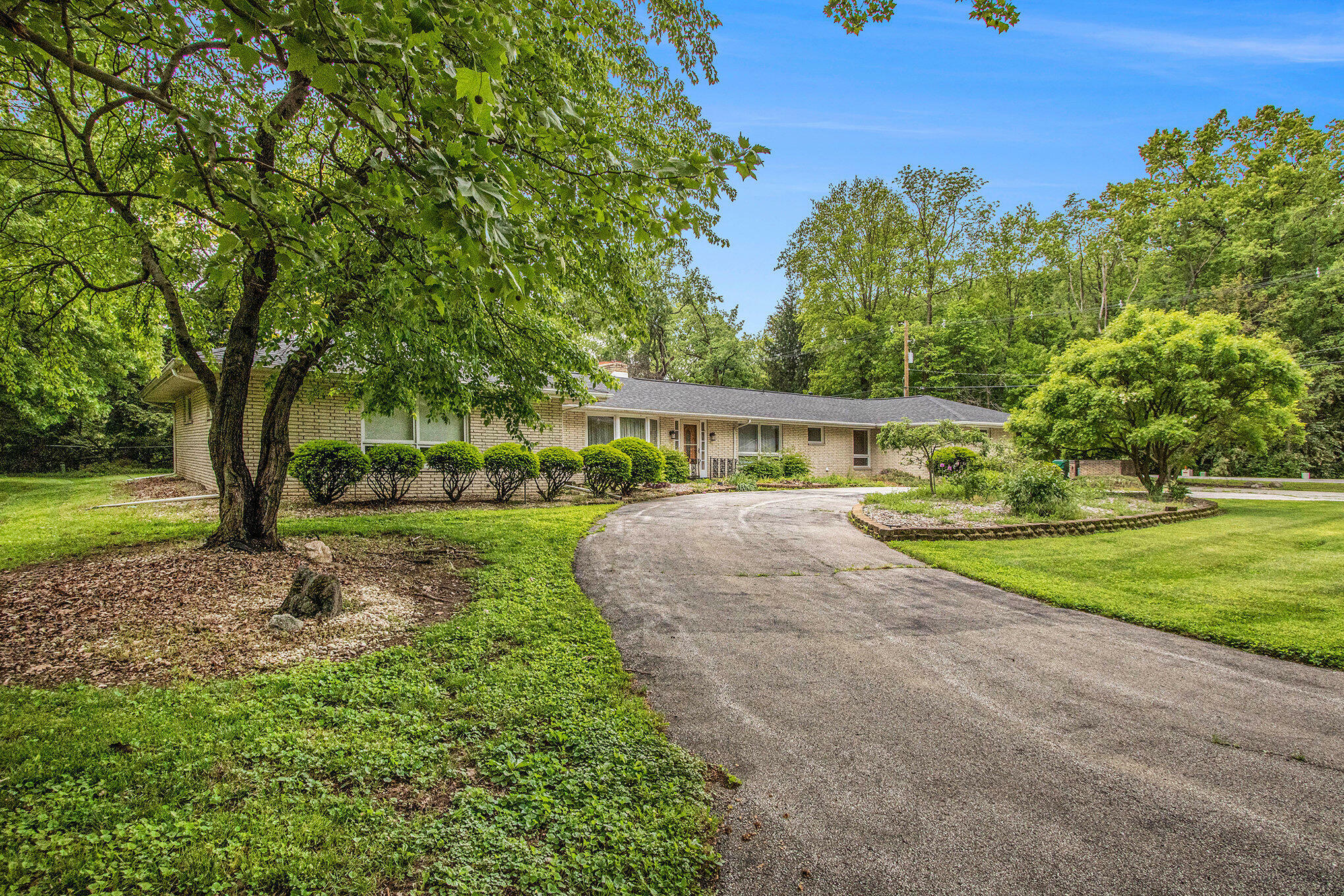 Property Photo:  1205 Sassafras Lane  MI 49120 