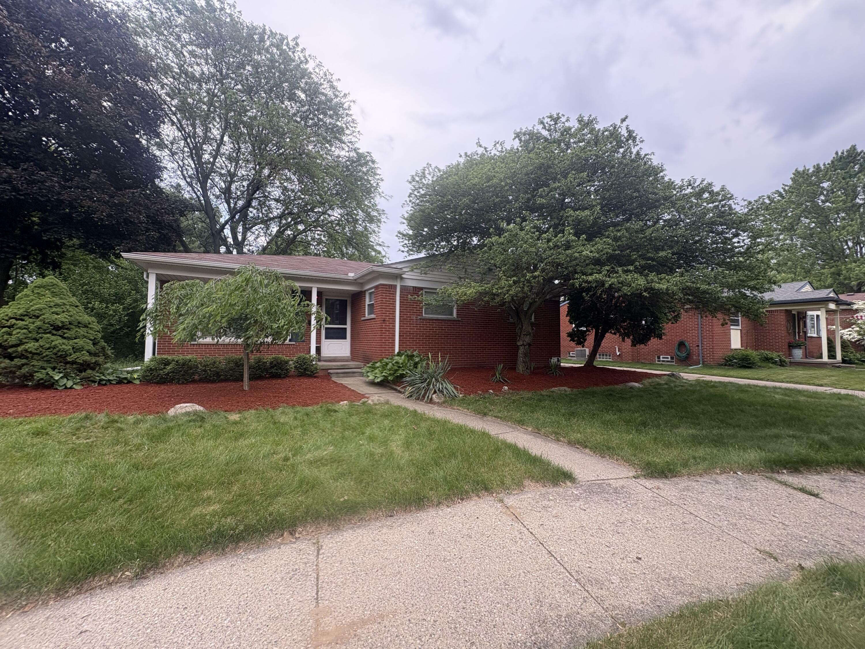 14430 Shadywood Court  Plymouth MI 48170 photo
