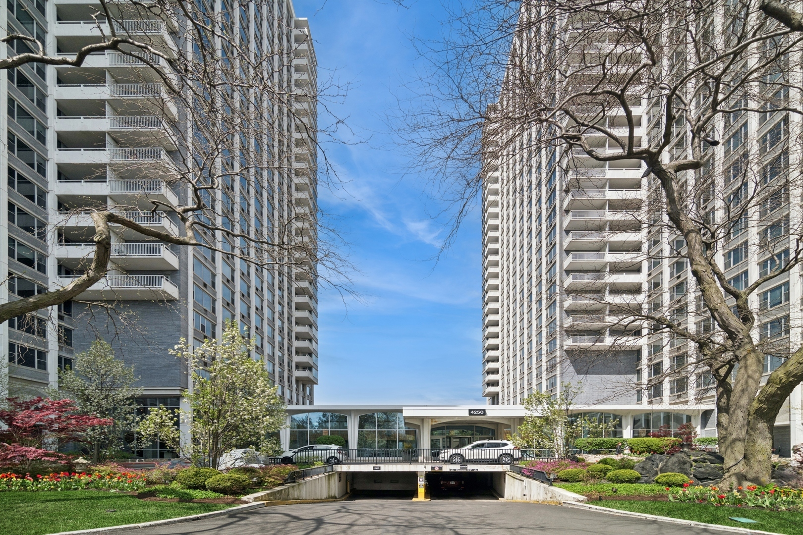 Property Photo: 4250 N Marine Drive 2927 IL 60613