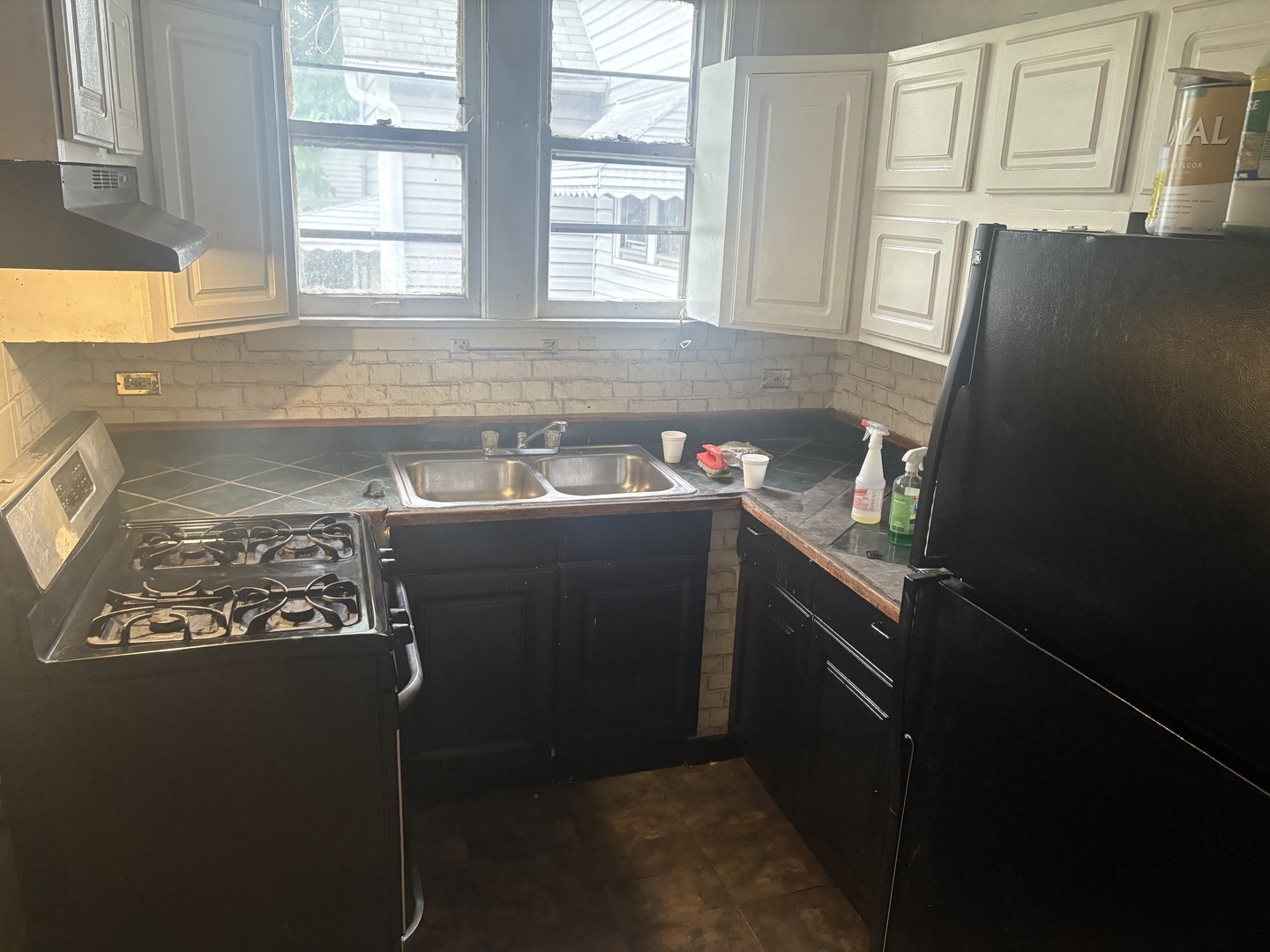 Property Photo: 511 W 104th Street IL 60628
