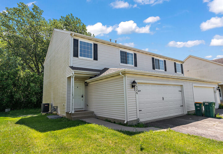 Property Photo: 1526 Peachtree Lane IL 60441