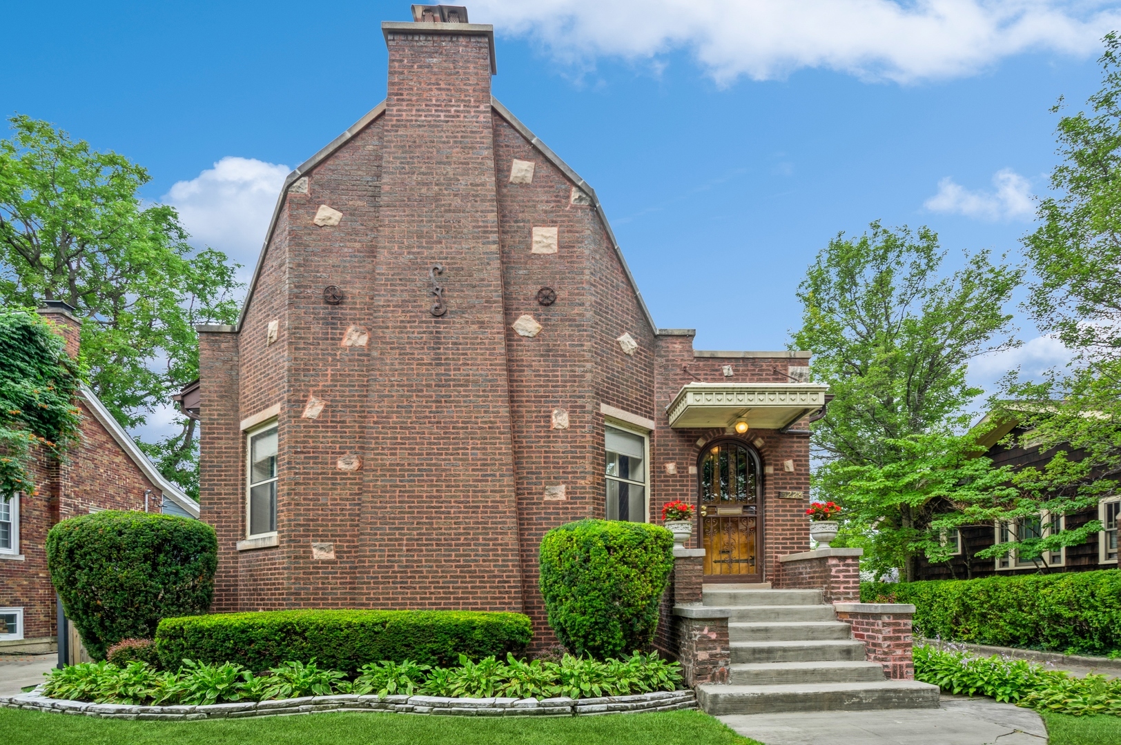 Property Photo: 5228 N Laporte Avenue IL 60630