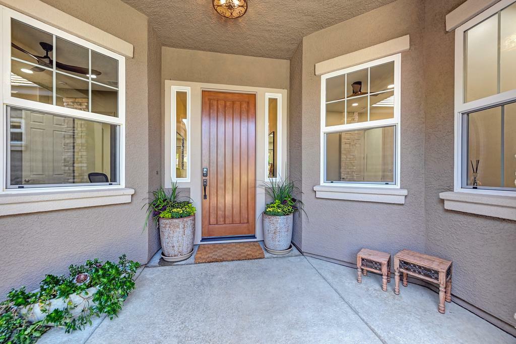 Property Photo: 2748 Carradale Drive CA 95661