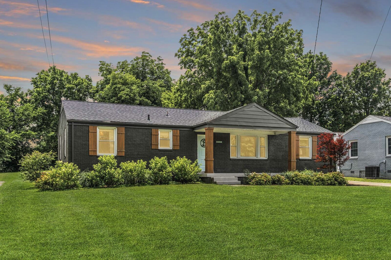 Property Photo: 4866 Lynn Dr TN 37211