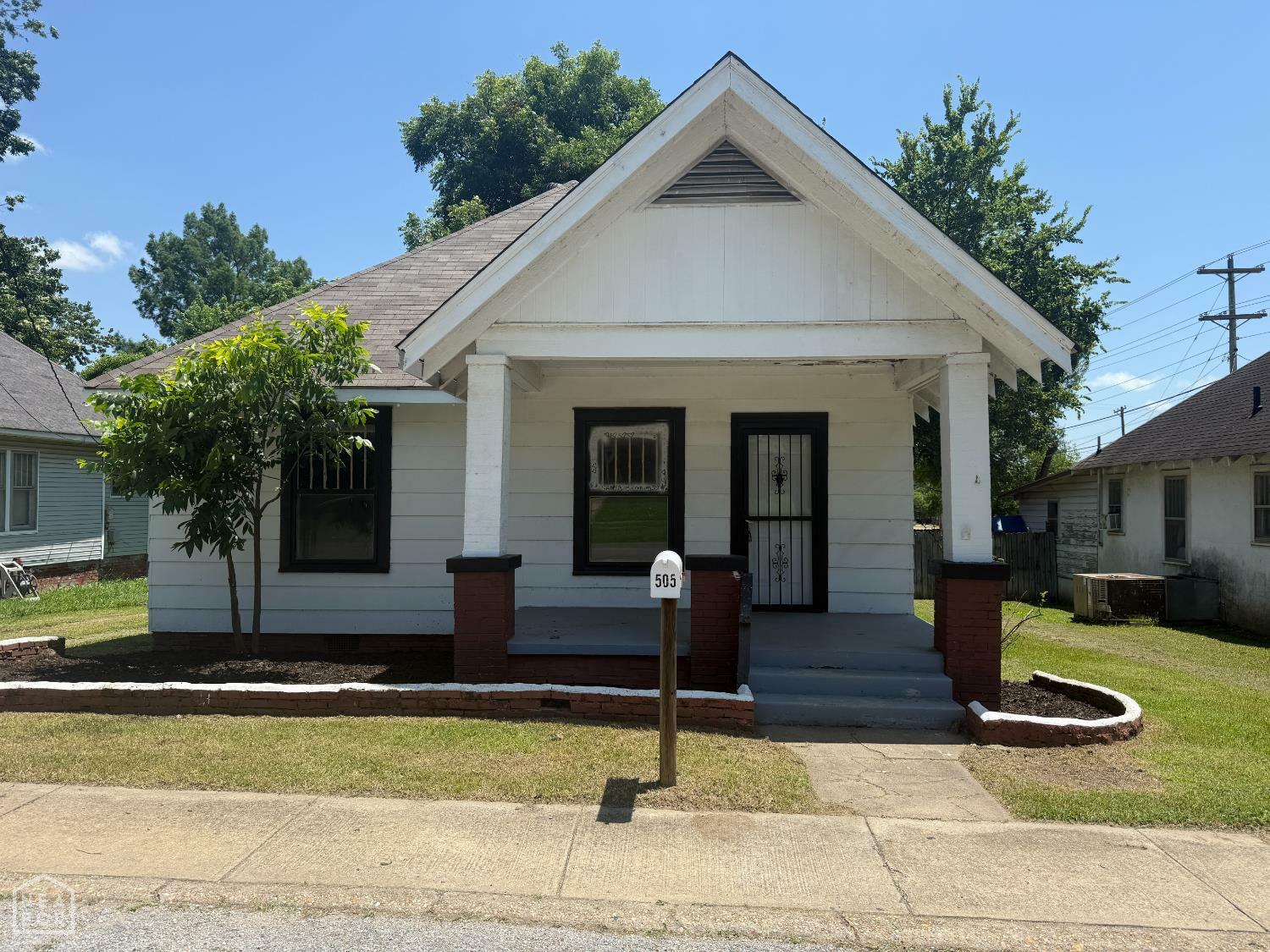 Property Photo: 505 N Pruett Street AR 72450
