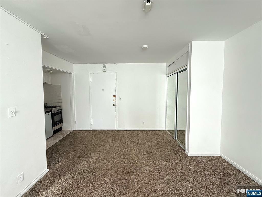 Property Photo: 3060 Edwin 5H NJ 07024