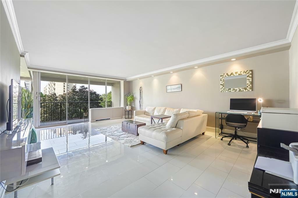 Property Photo: 5 Horizon 204 NJ 07024