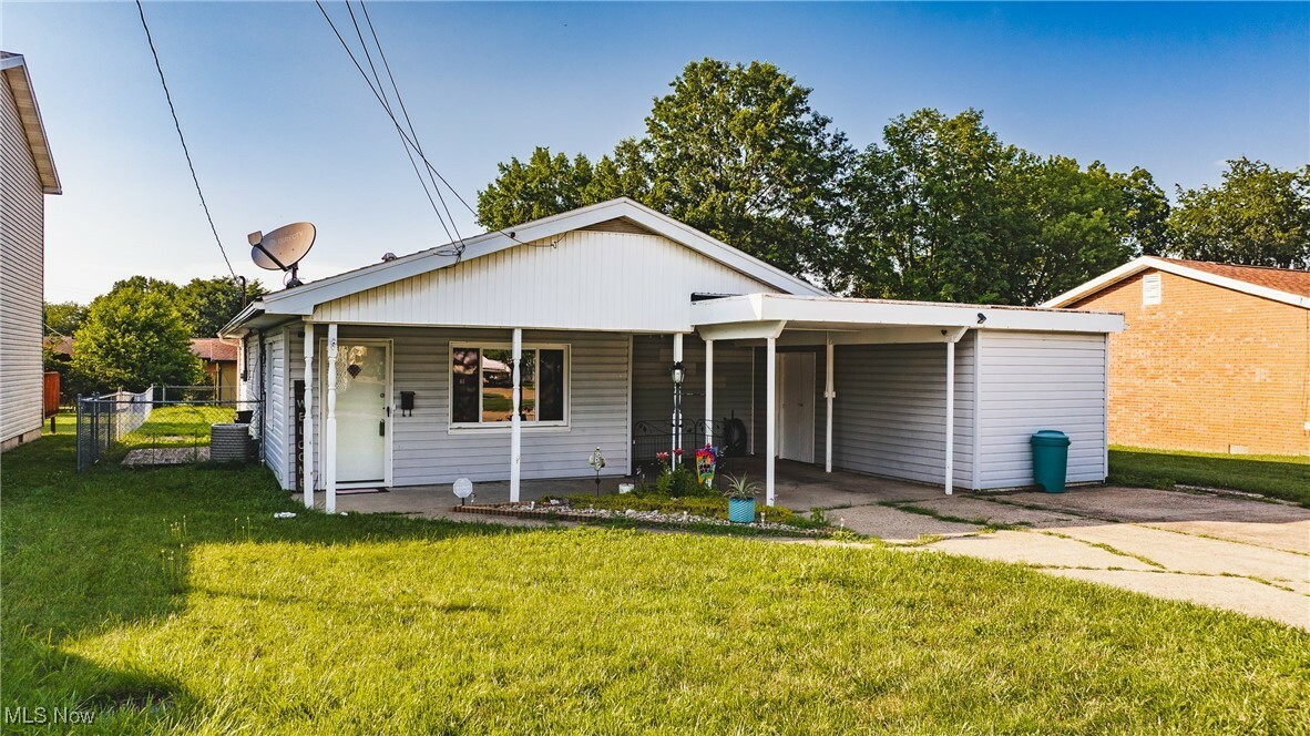 Property Photo:  204 W 8 1/2 Street  WV 26187 