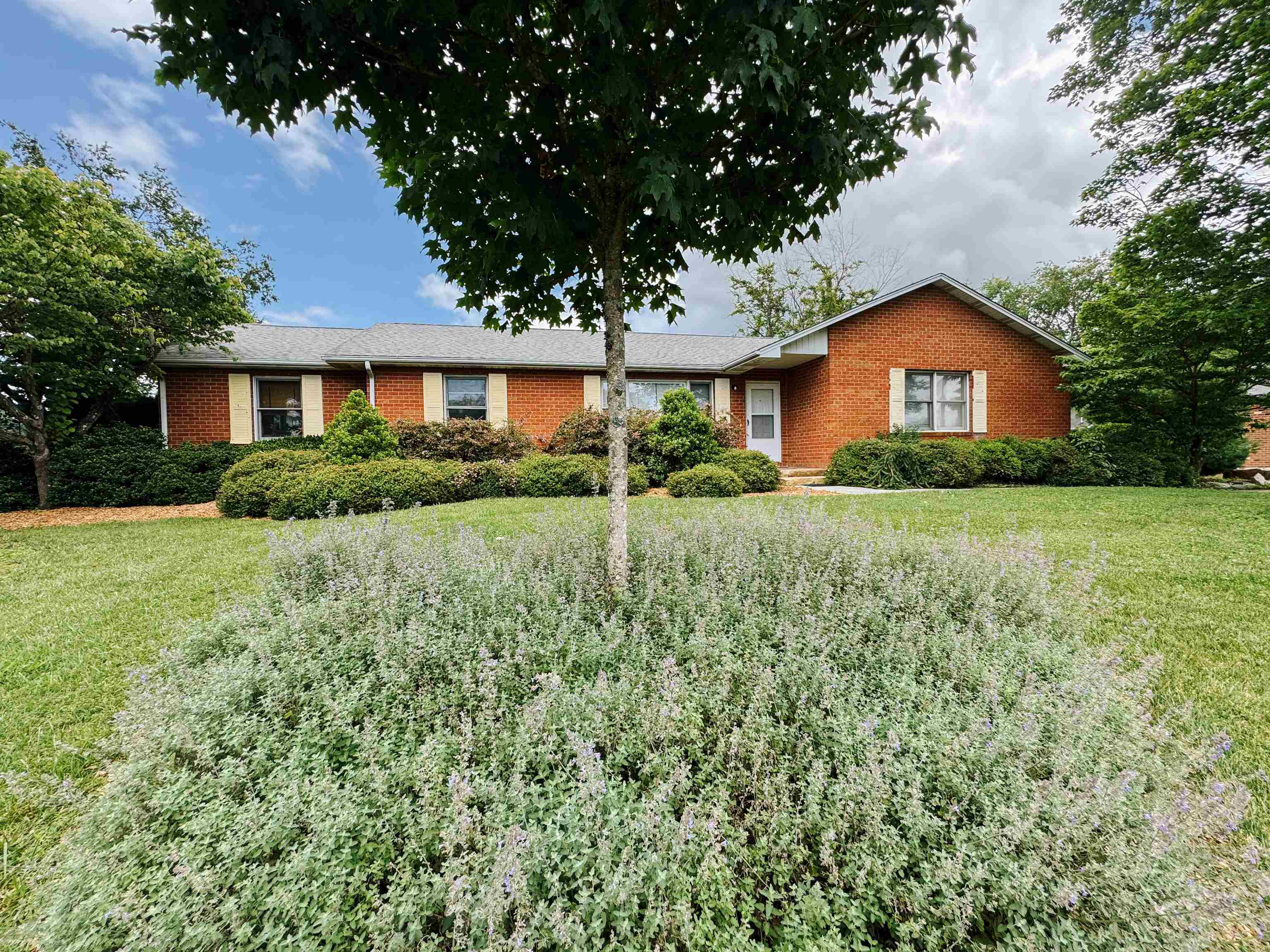 Property Photo: 1450 &Amp 1452 Sandy Circle VA 24060