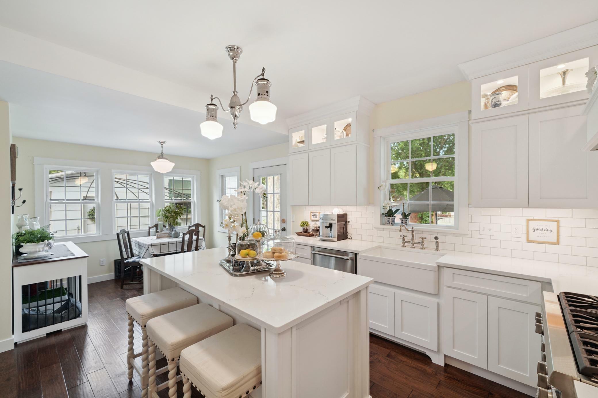 Property Photo:  214 Lake Street W  MN 55368 