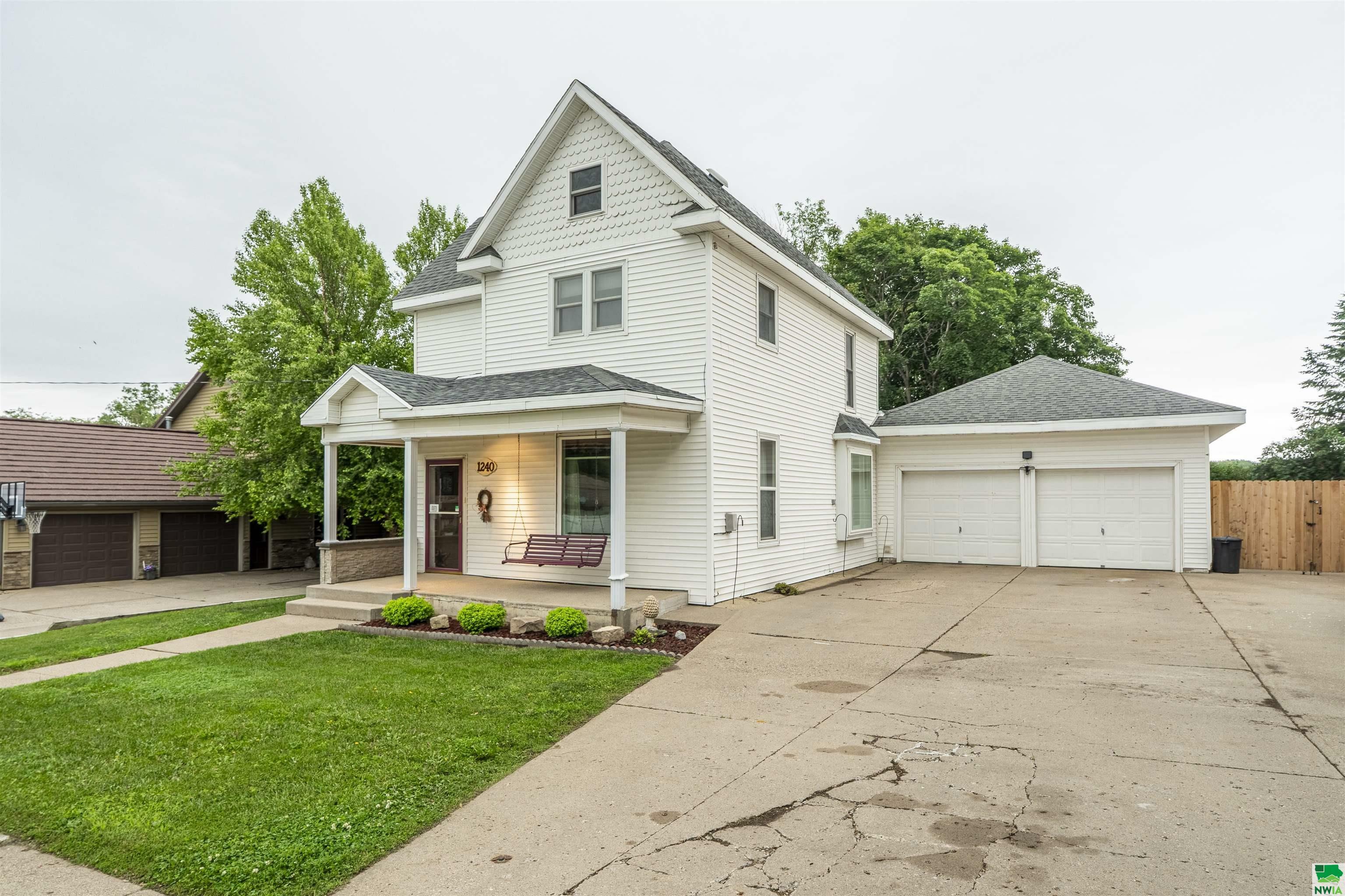1240 Central Ave SE  Lemars IA 51031 photo
