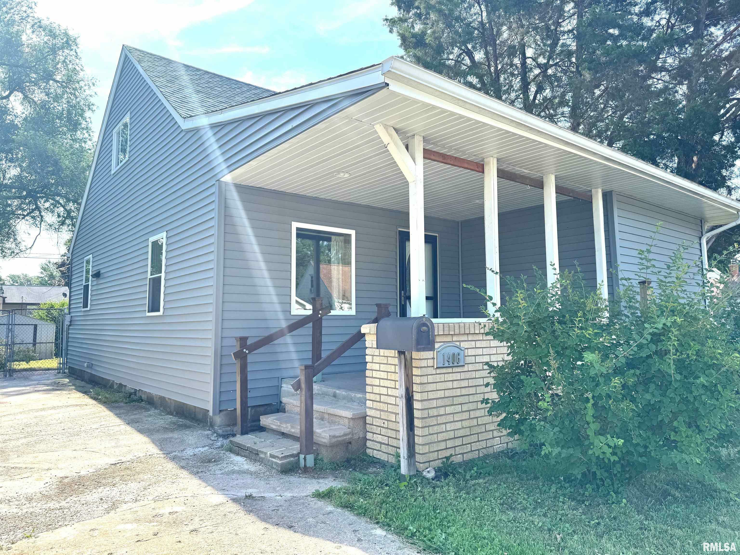 1406 6th Street  Pekin IL 61554 photo