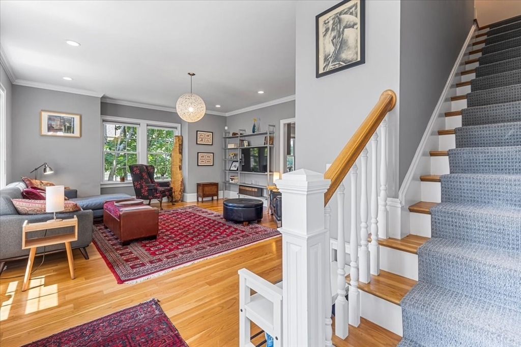 21 Hale St 21  Newton MA 02464 photo
