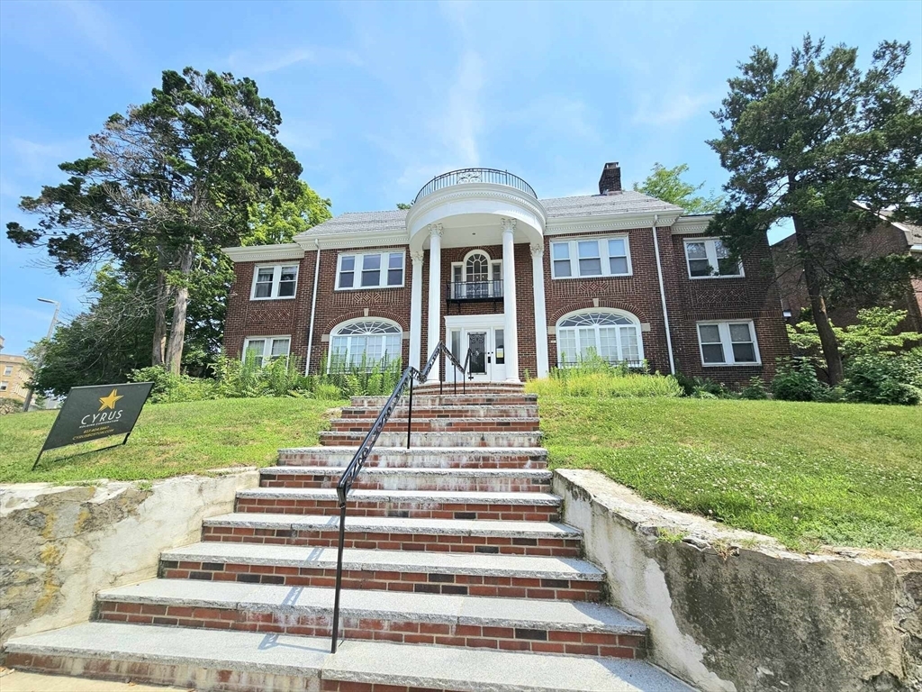 Property Photo:  332 Jamaicaway 2  MA 02130 