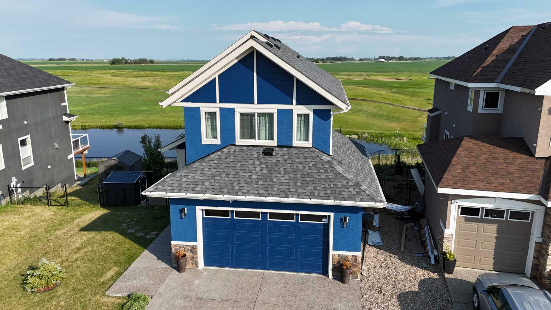 Property Photo: 670 Muirfield Crescent AB T0J 1Y1