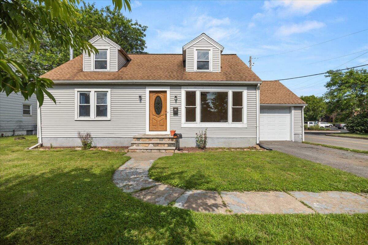 Property Photo: 938 Chipperfield Drive PA 18360