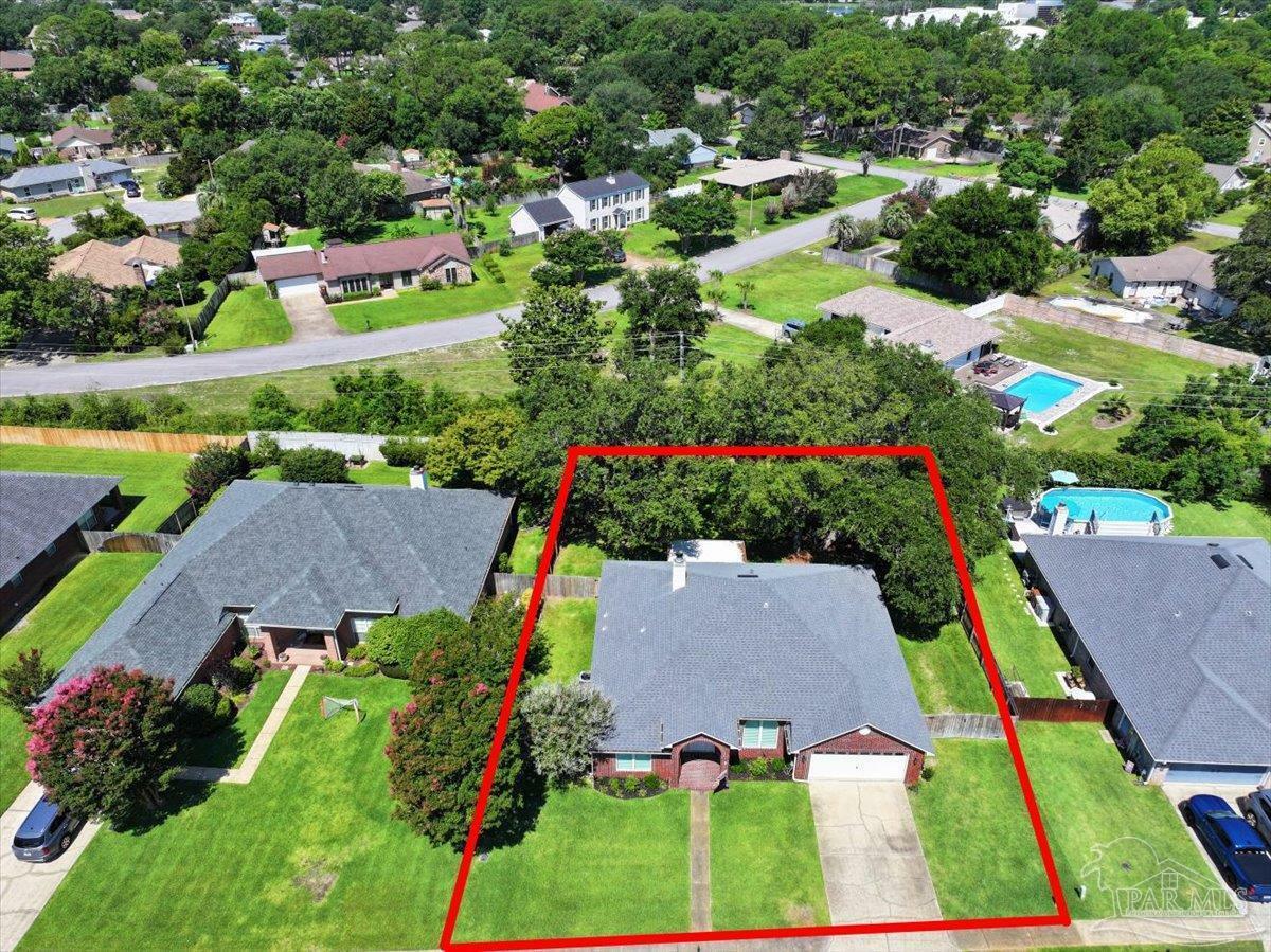 Property Photo: 1107 Tiger Trace Blvd FL 32563