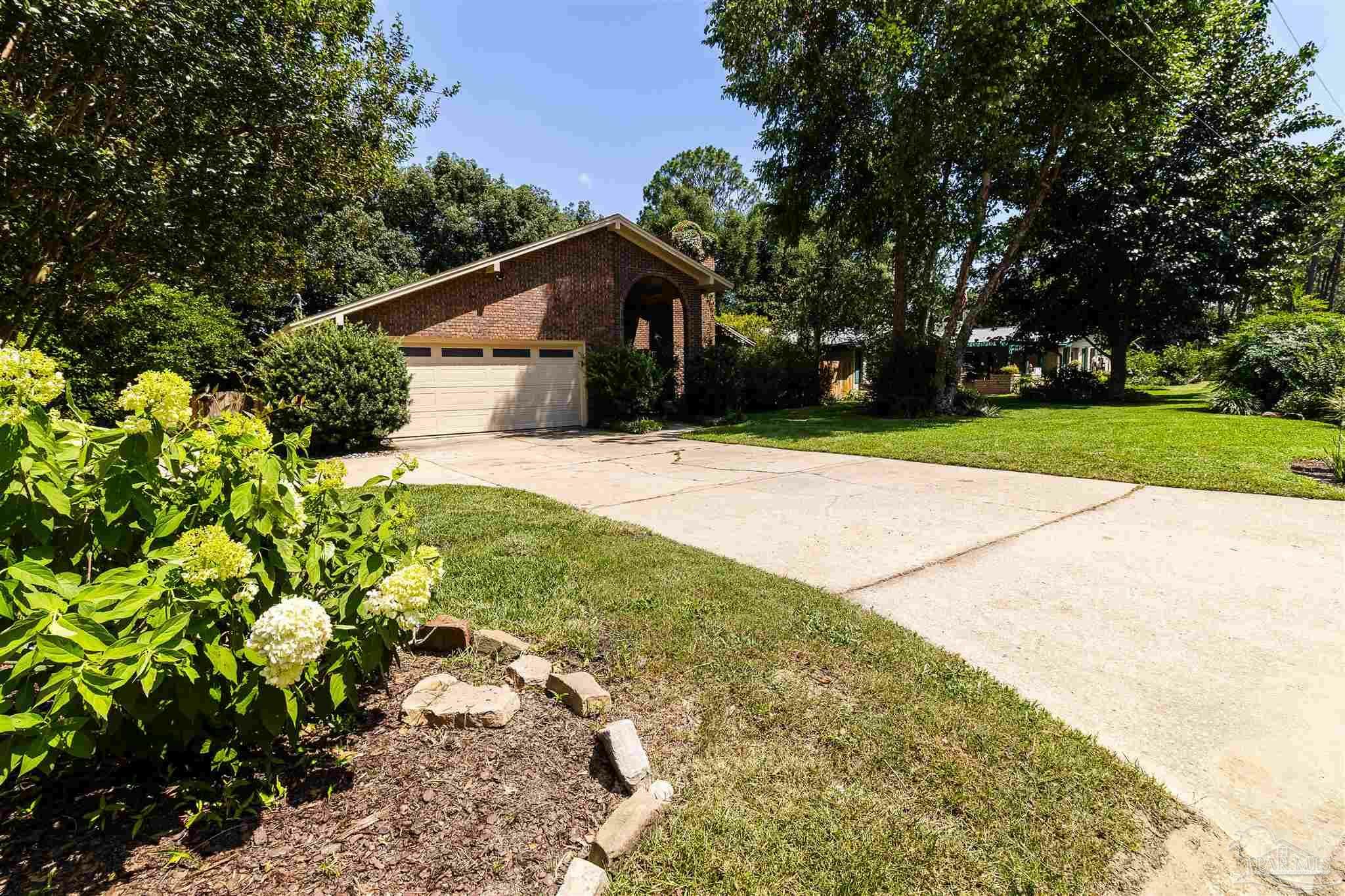 Property Photo: 5720 Langley Ct FL 32504
