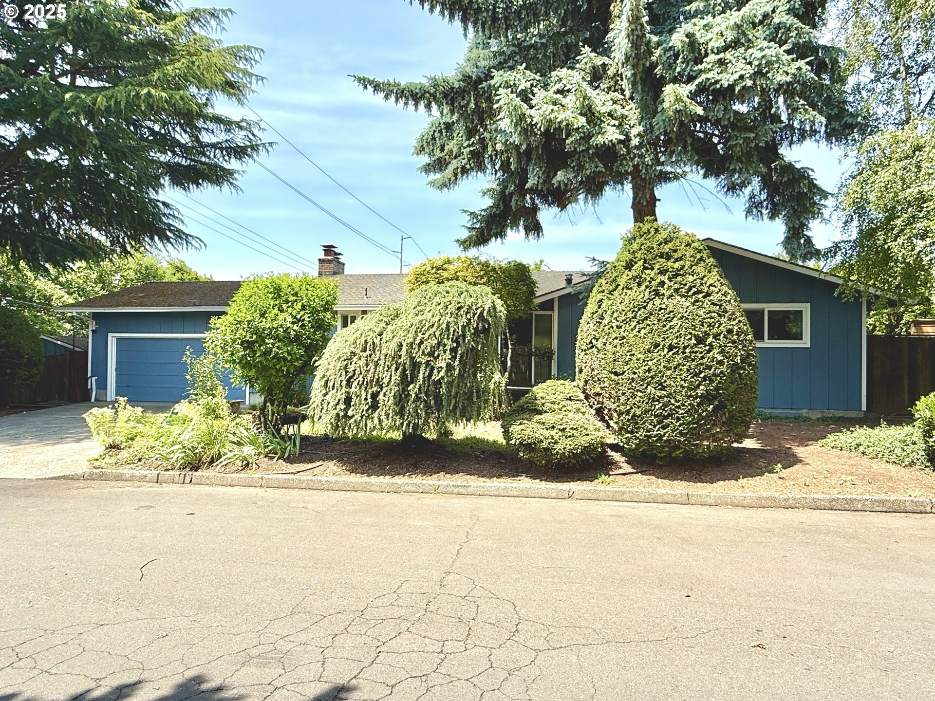 Property Photo:  5235 SE 32nd Ave  OR 97202 