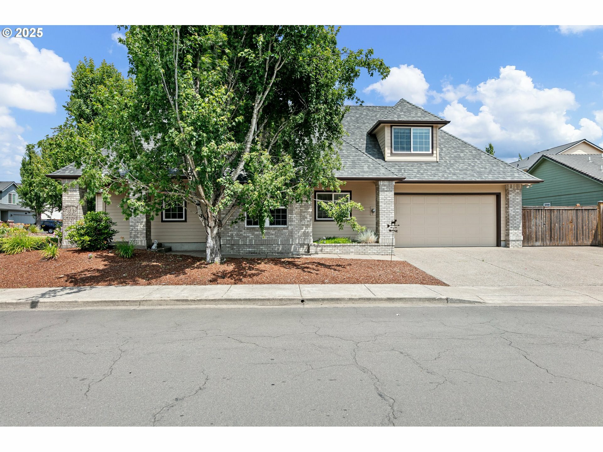 Property Photo: 3301 Parker Ln OR 97477
